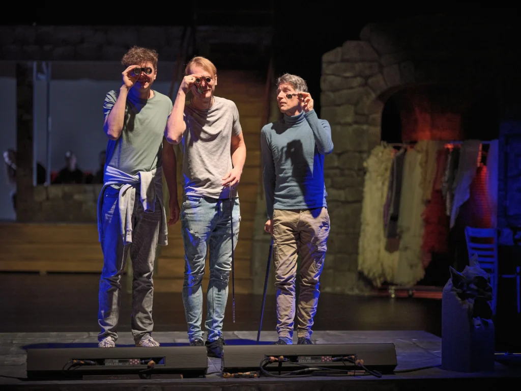 Die 3 gucken Theaterfotografie Endprobe Inszenierung Dorian Gray